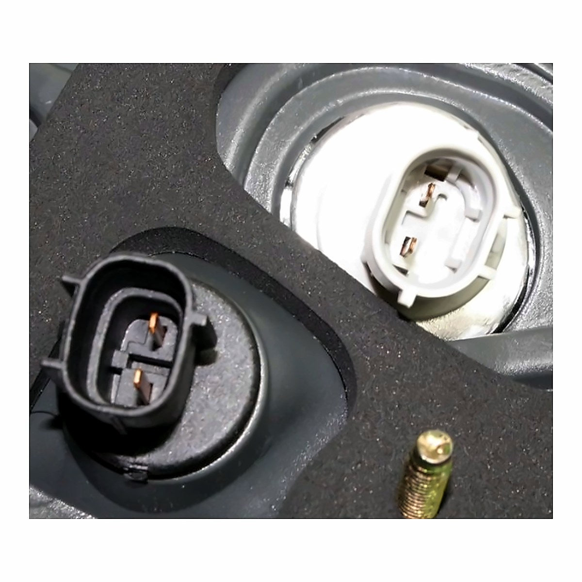 2013-2015 Lexus Rx350 - Driver Side Tail Light - connector view, Part LX2802105