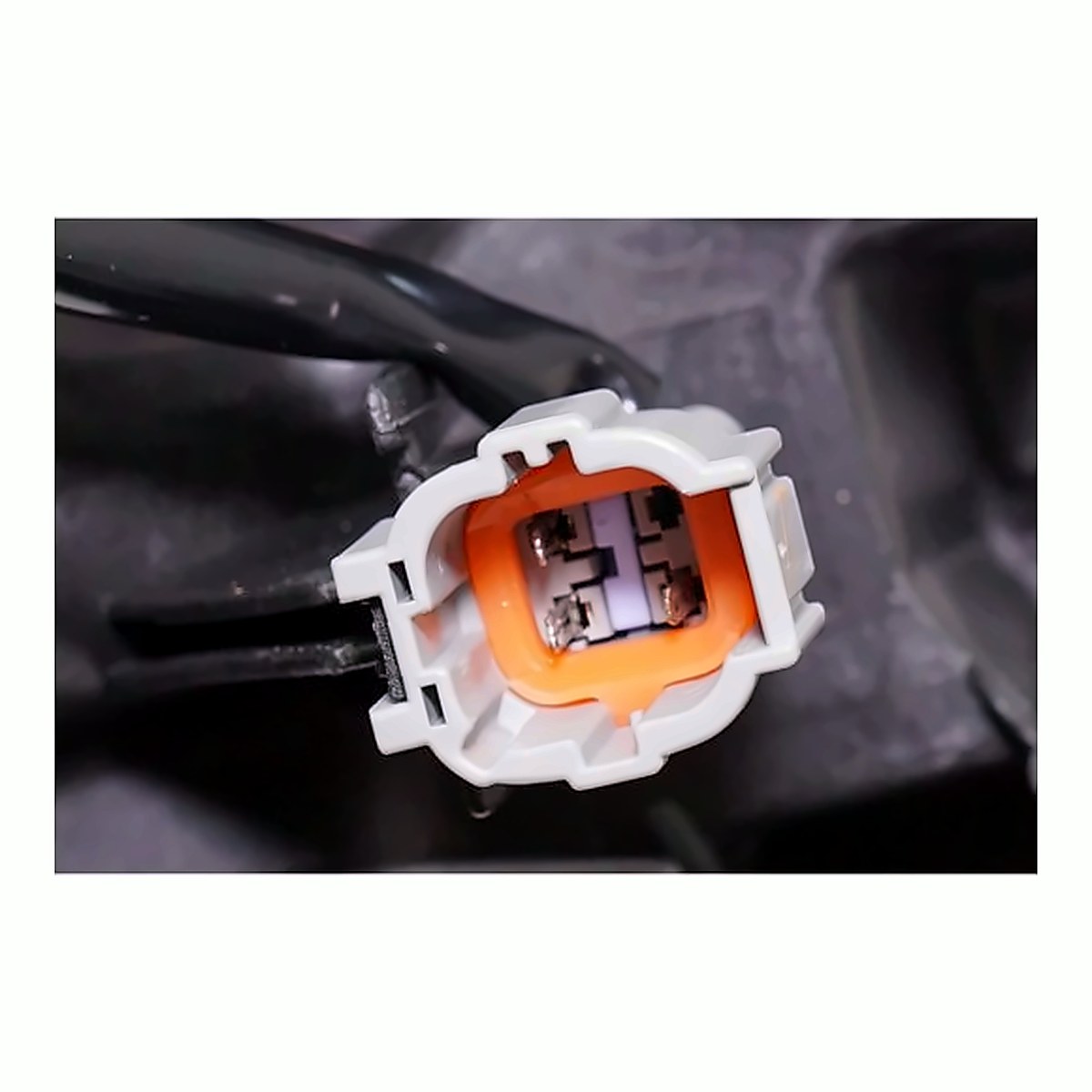 2020-2025 Nissan Versa Sedan - Driver Side Headlight - connector view, Part NI2502274