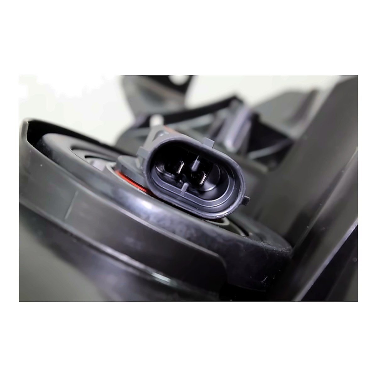 2017-2019 Toyota Tacoma - Passenger Side Headlight - opposite side angle, Part TO2503254