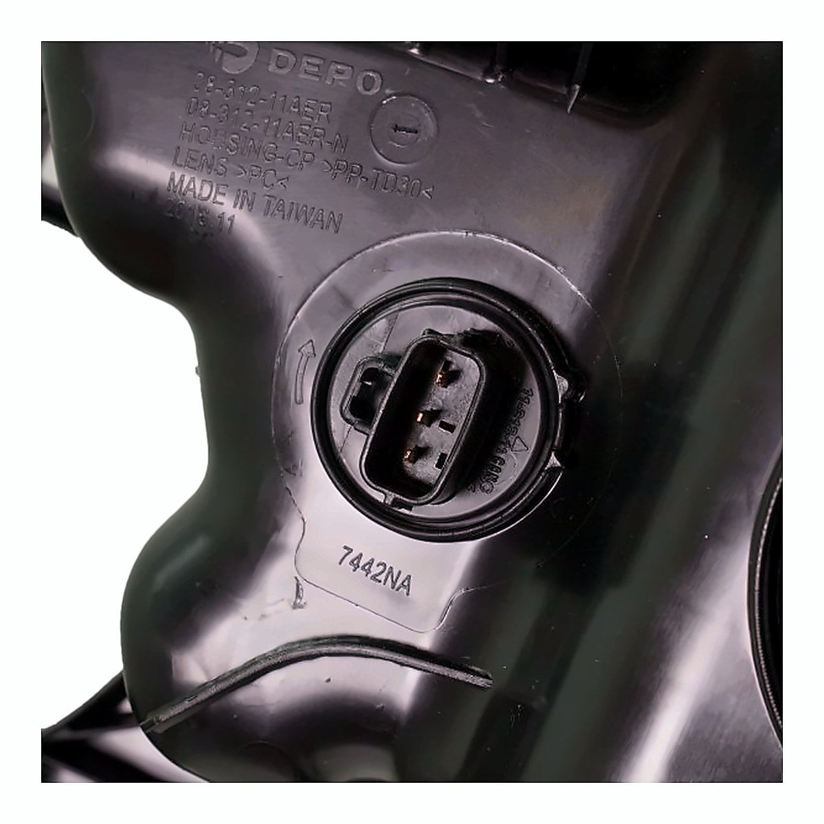 2018-2019 Toyota Tacoma - Passenger Side Headlight - connector view, Part TO2503266
