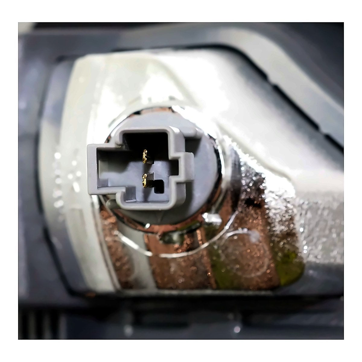 2017-2019 Toyota Highlander - Driver Side Tail Light - connector view, Part TO2802139