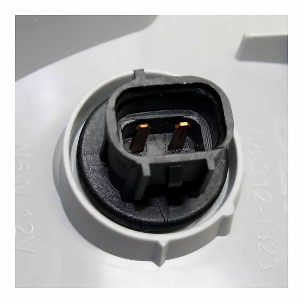 2014-2016 Toyota Highlander - Passenger Side Tail Light - connector view, Part TO2803115